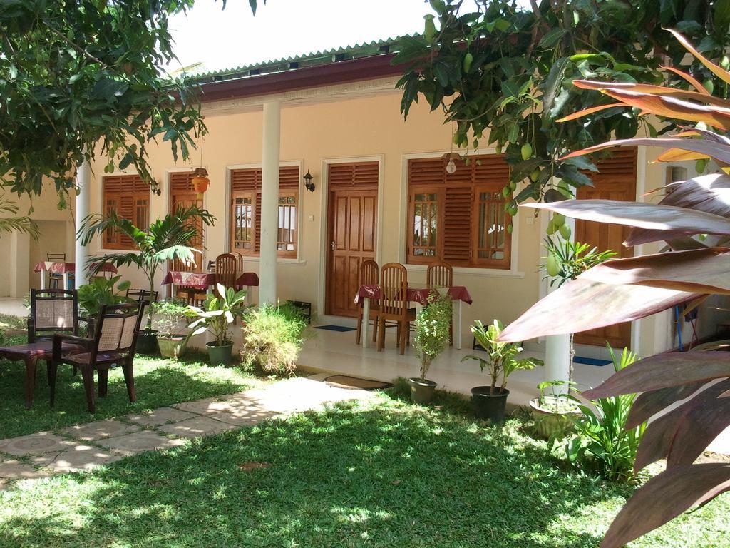 Tissa Resort Tissamaharama Exteriör bild